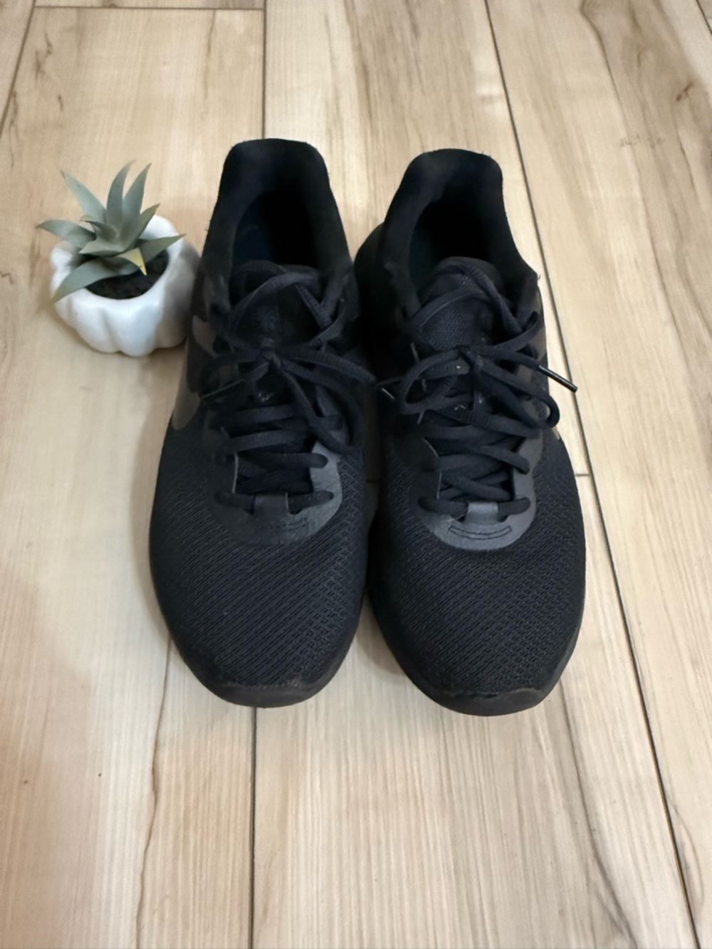 Women’s Nike Running Shoes Size 8.5